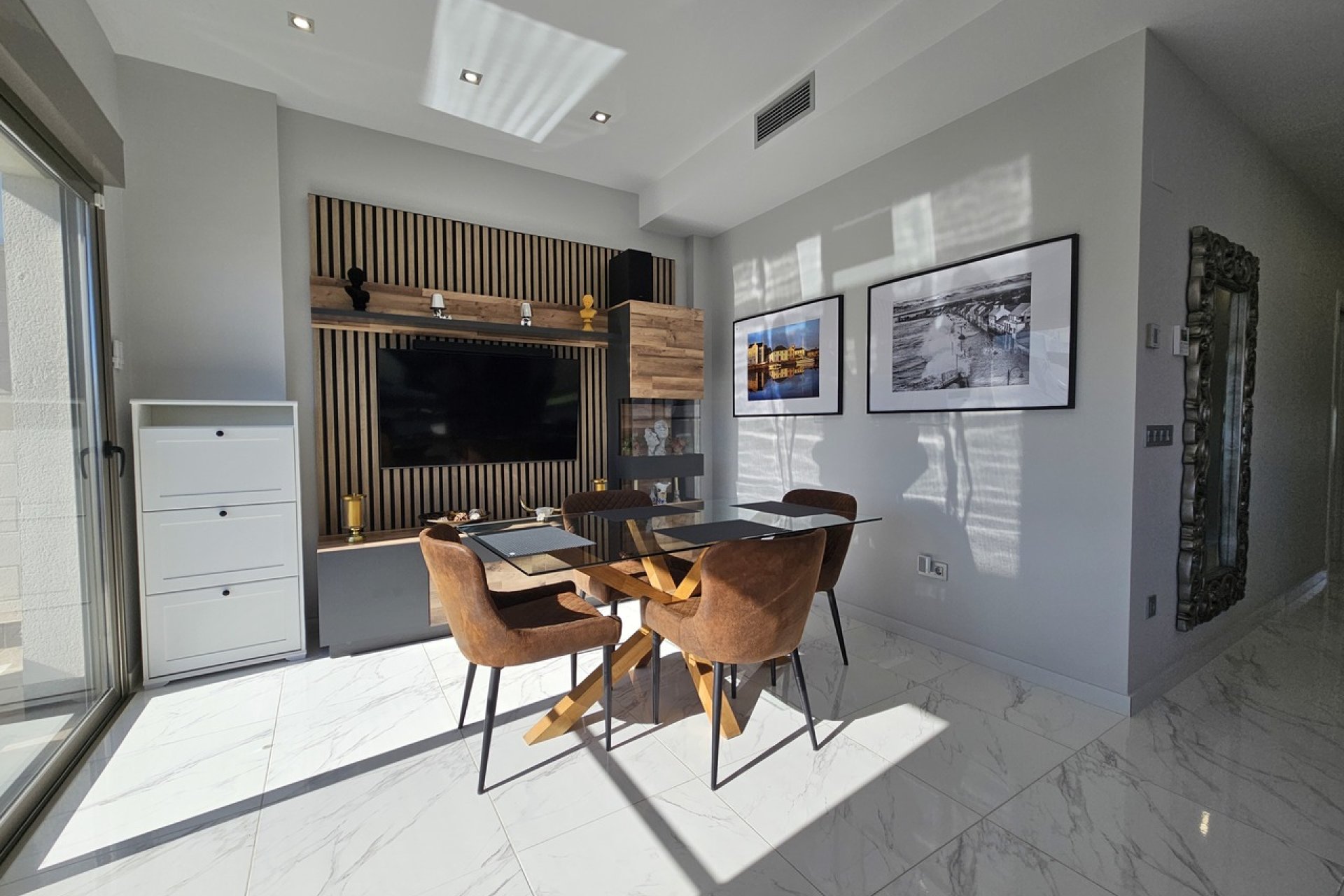 Resale - Villa - Villamartín