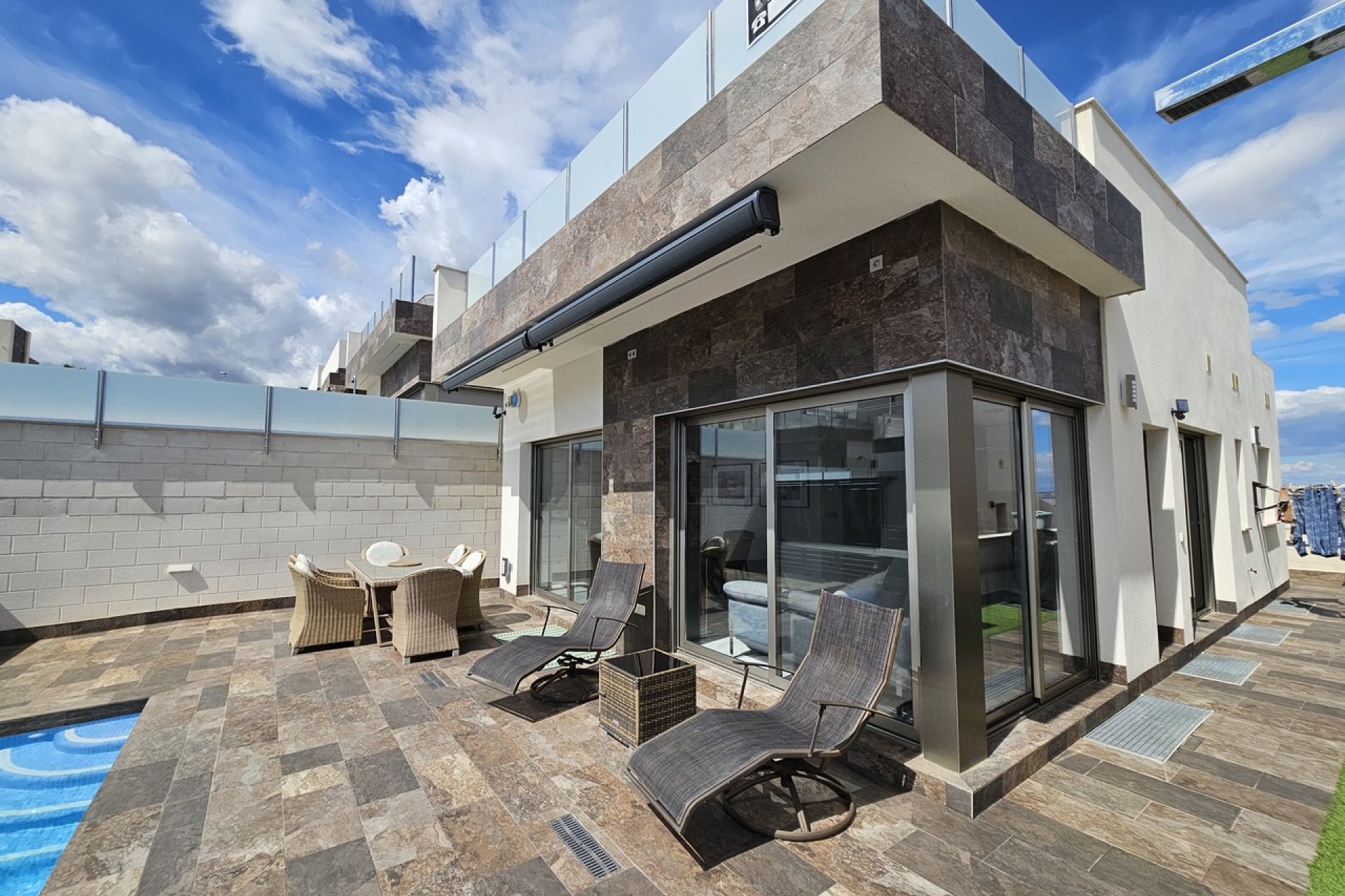 Resale - Villa - Villamartín