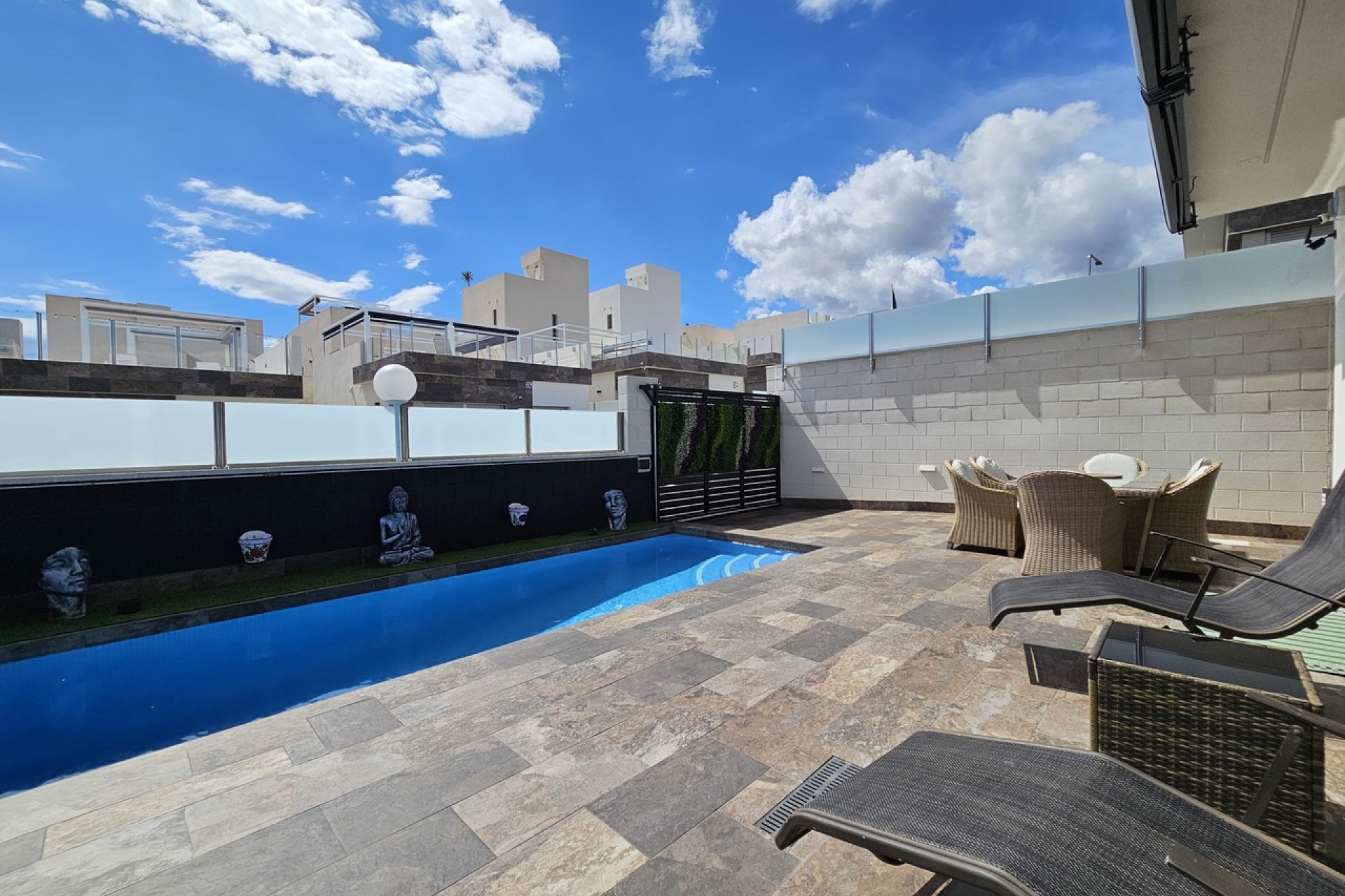 Resale - Villa - Villamartín