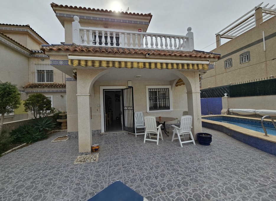 Resale - Villa - Villamartín