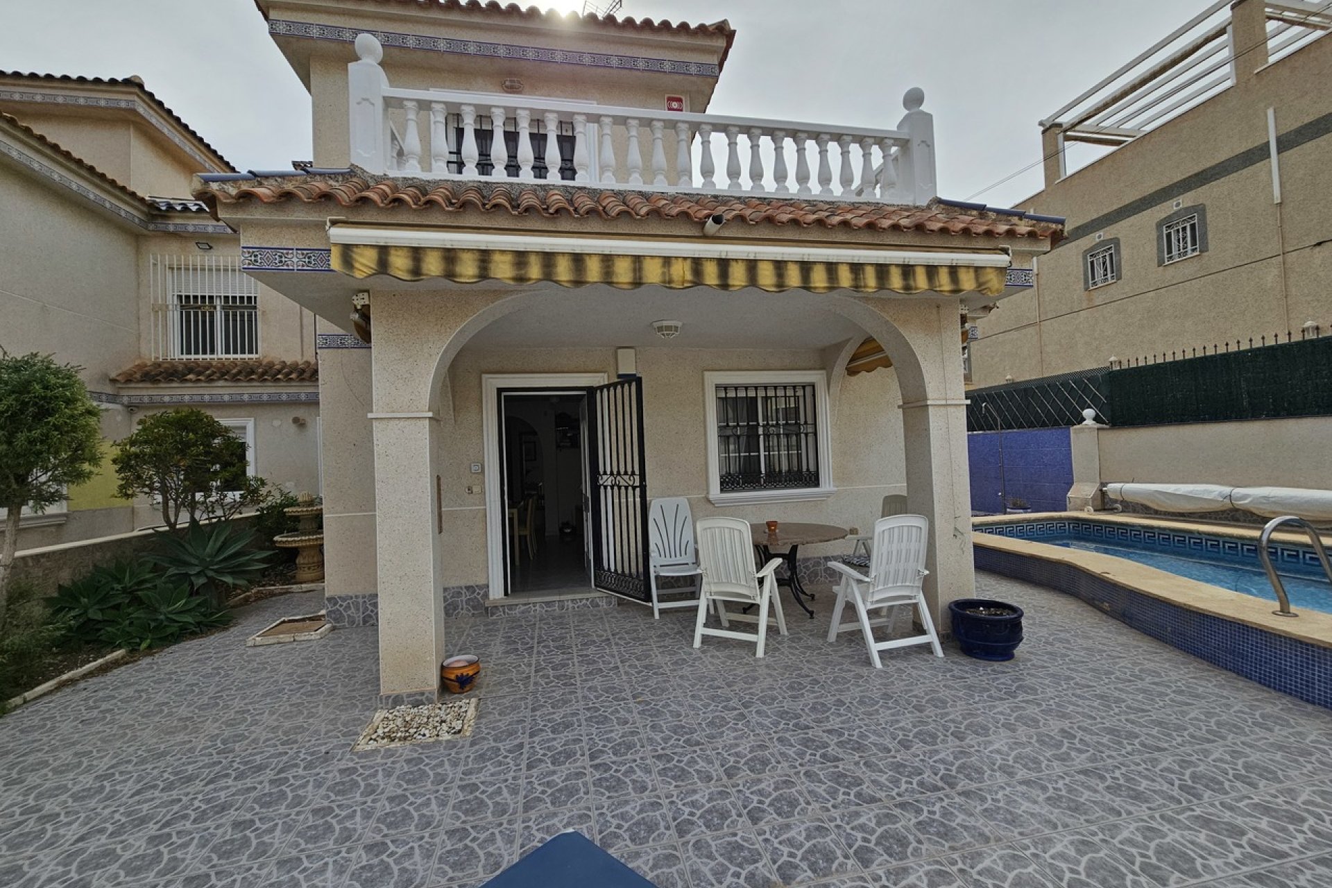 Resale - Villa - Villamartín