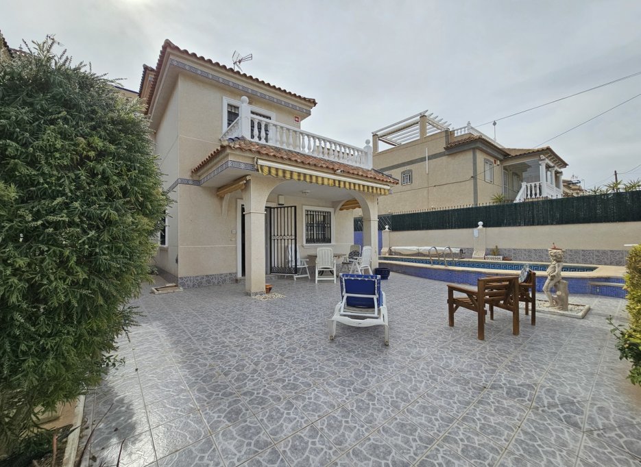 Resale - Villa - Villamartín