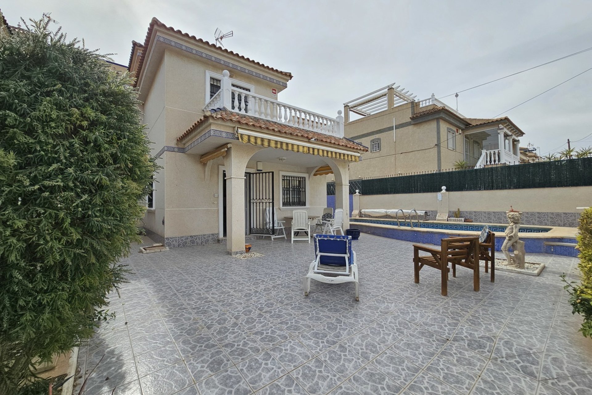 Resale - Villa - Villamartín