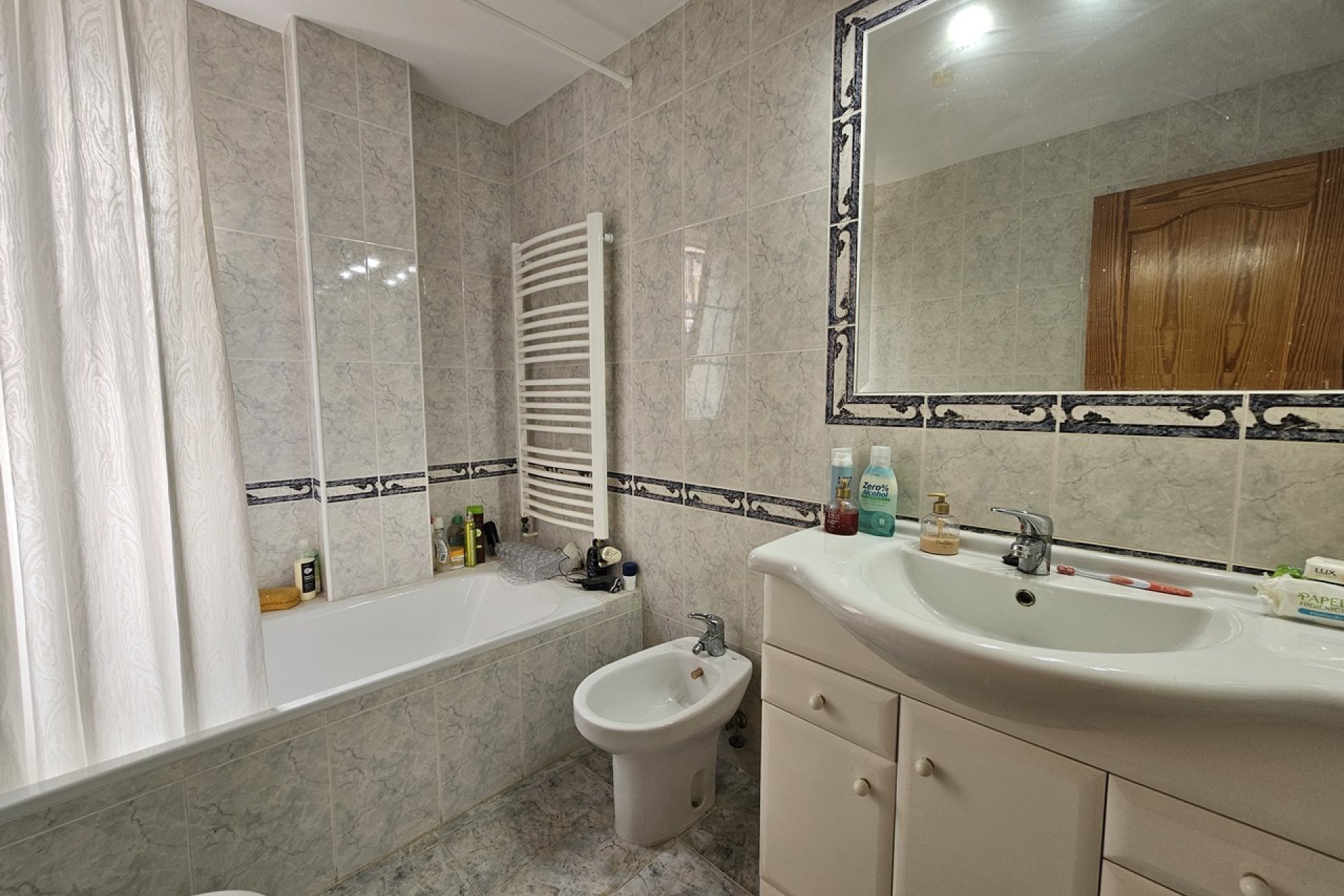 Resale - Villa - Villamartín