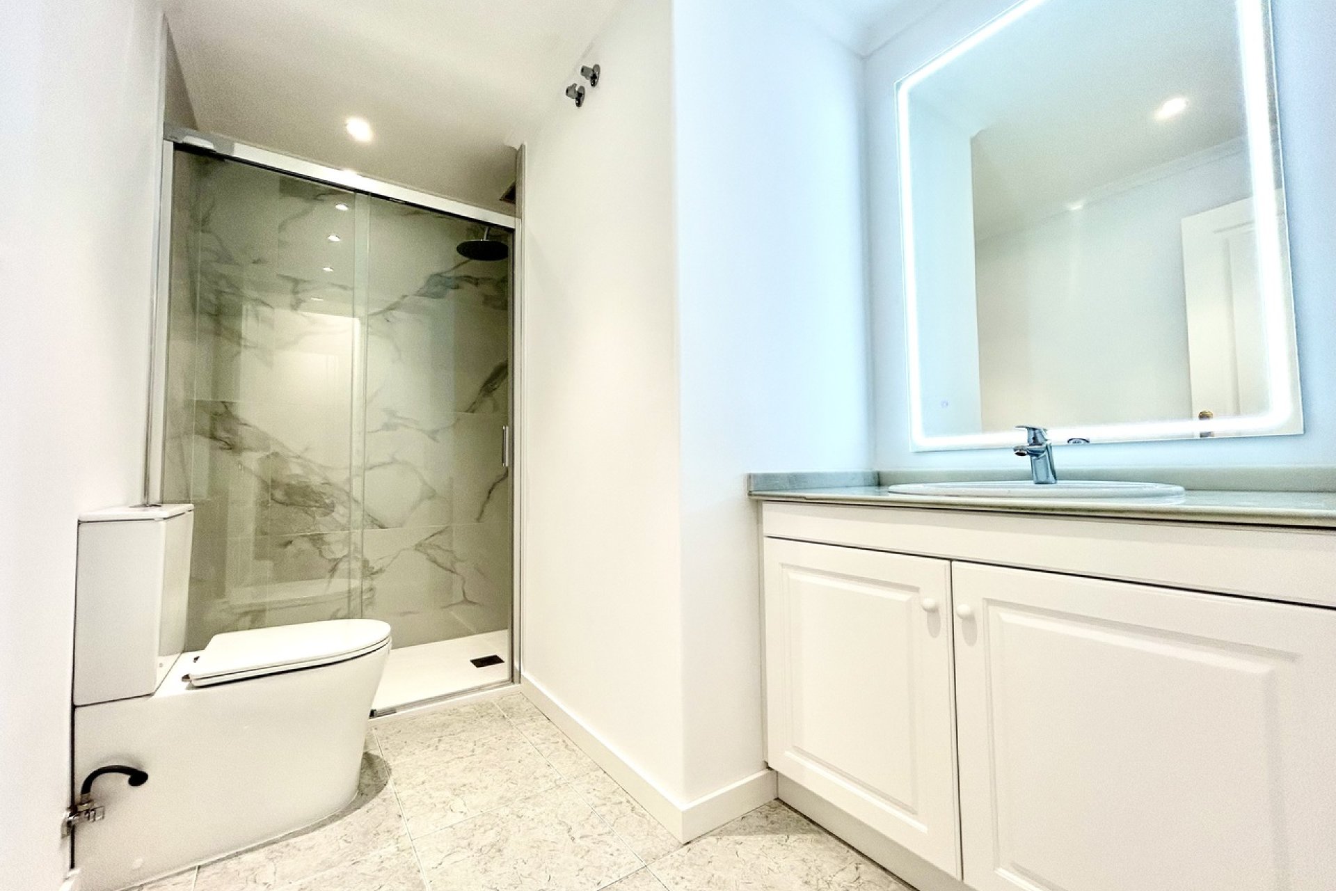 Revente - Apartment - Villamartín