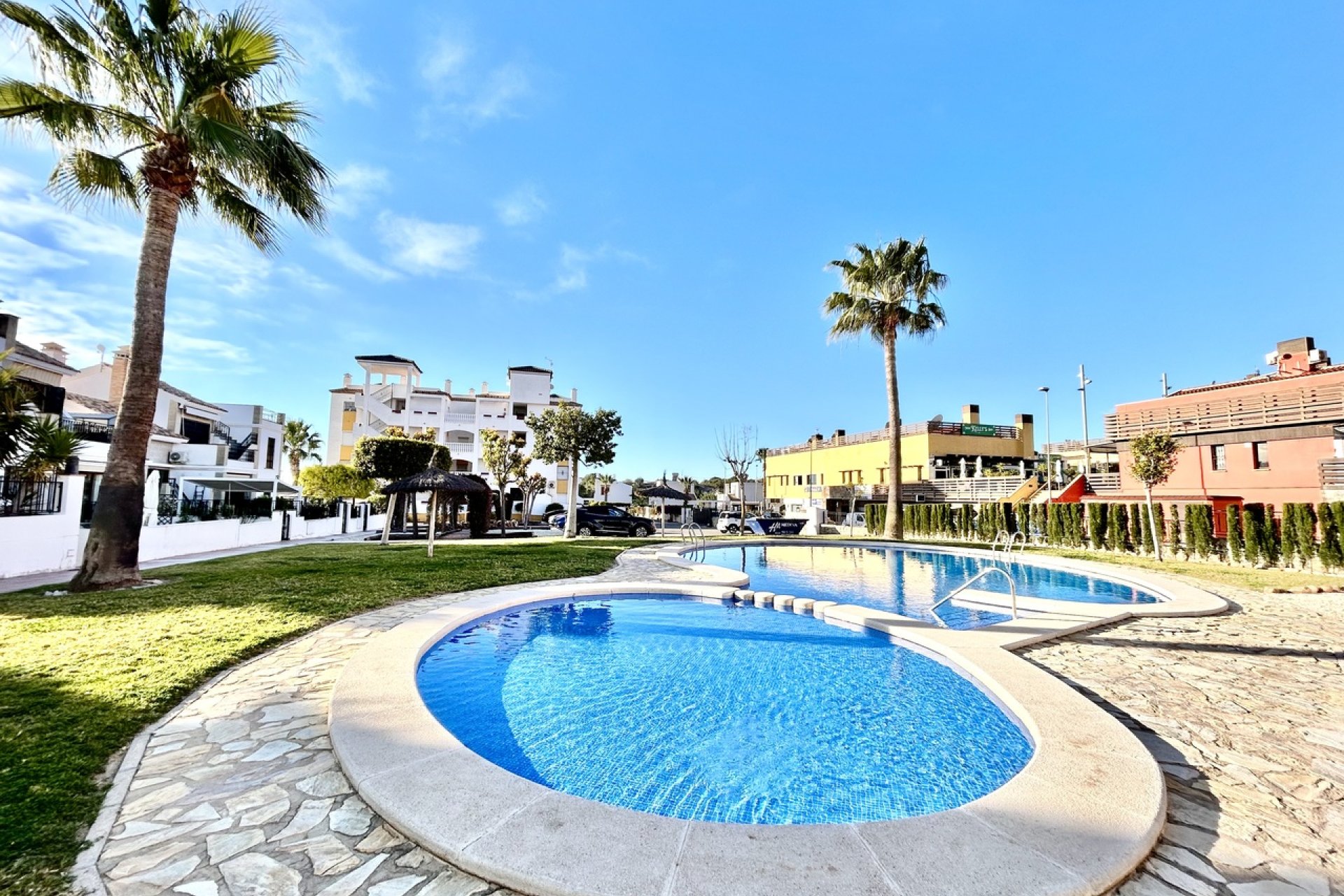 Revente - Apartment - Villamartín