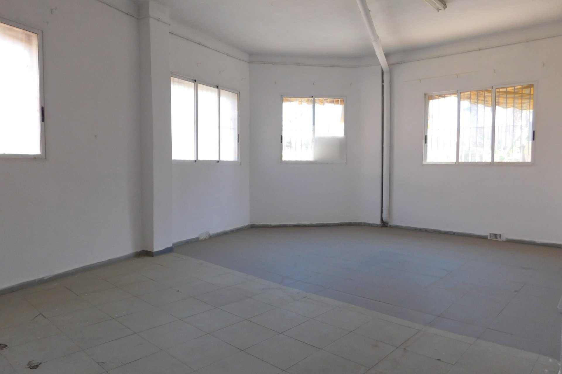 Revente - Commercial Unit - San Miguel de Salinas