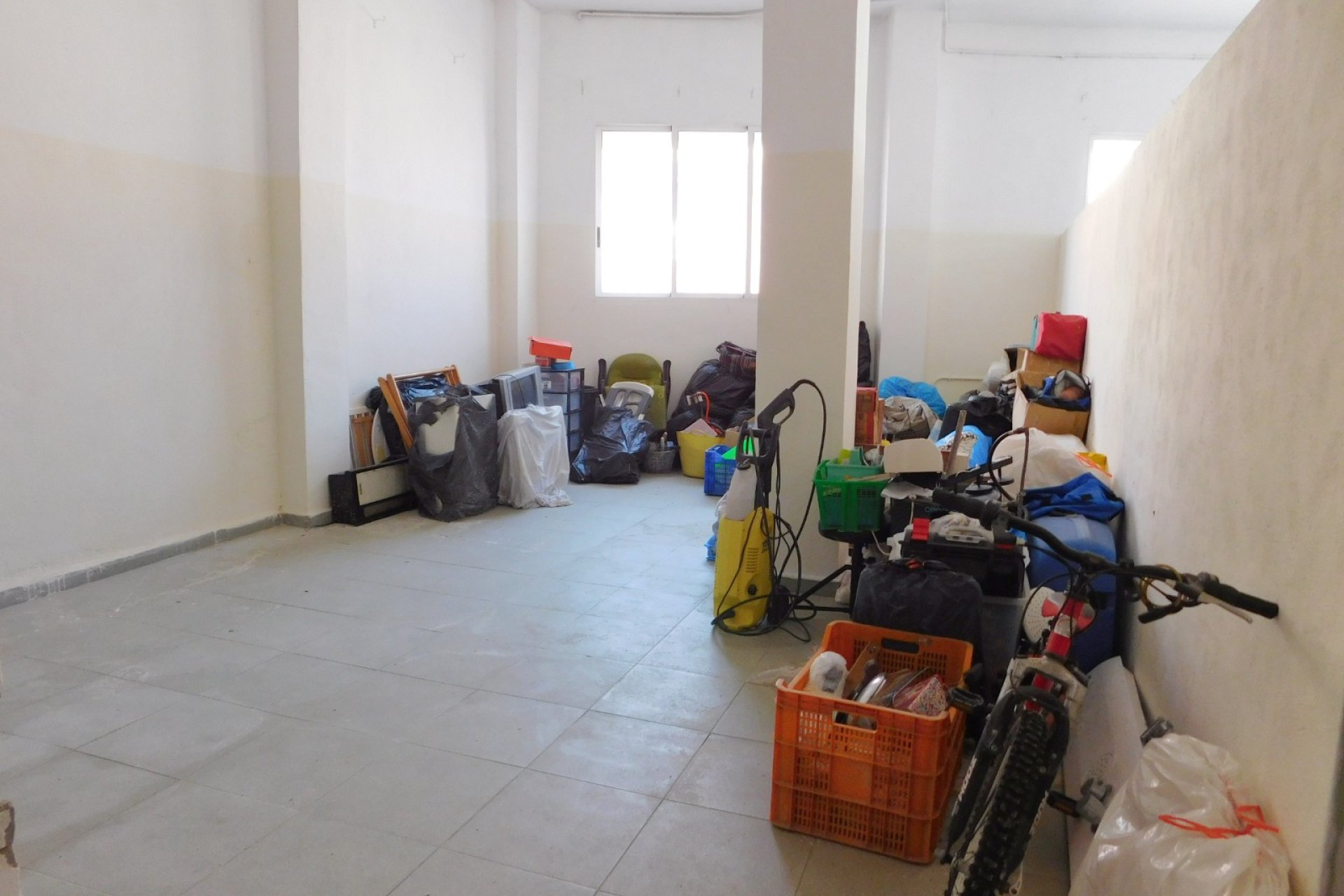 Revente - Commercial Unit - San Miguel de Salinas