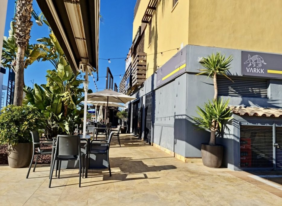 Revente - Commercial - Villamartín