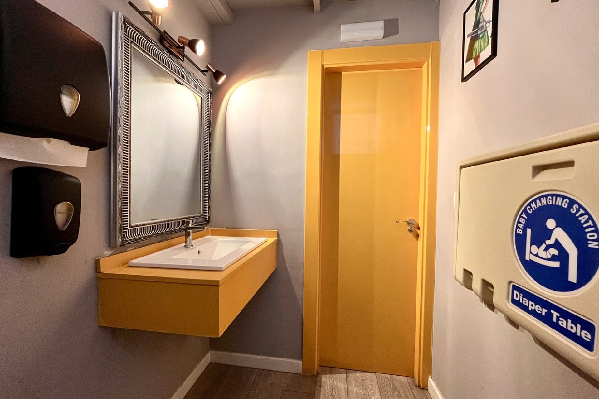 Revente - Commercial - Villamartín