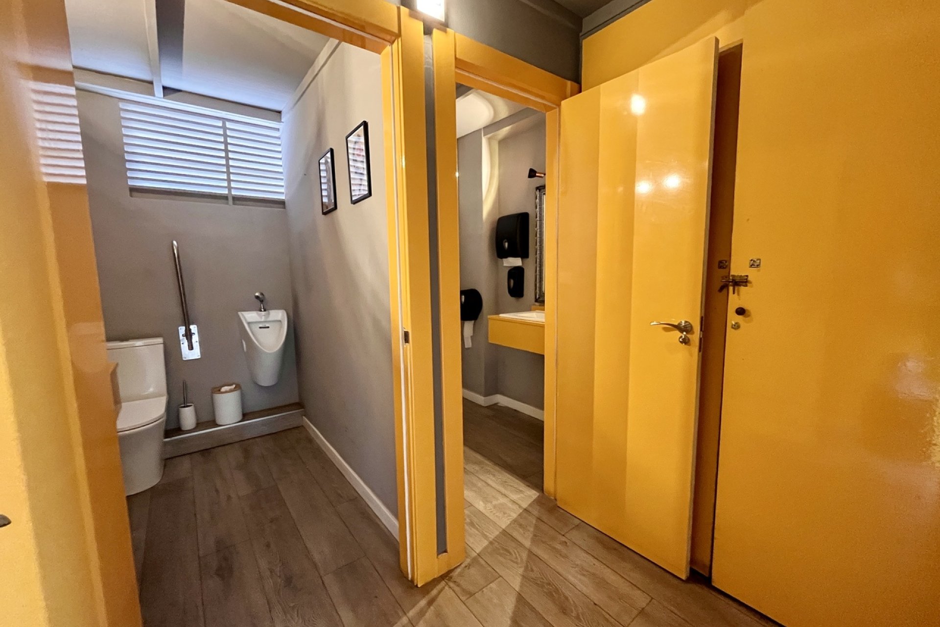Revente - Commercial - Villamartín