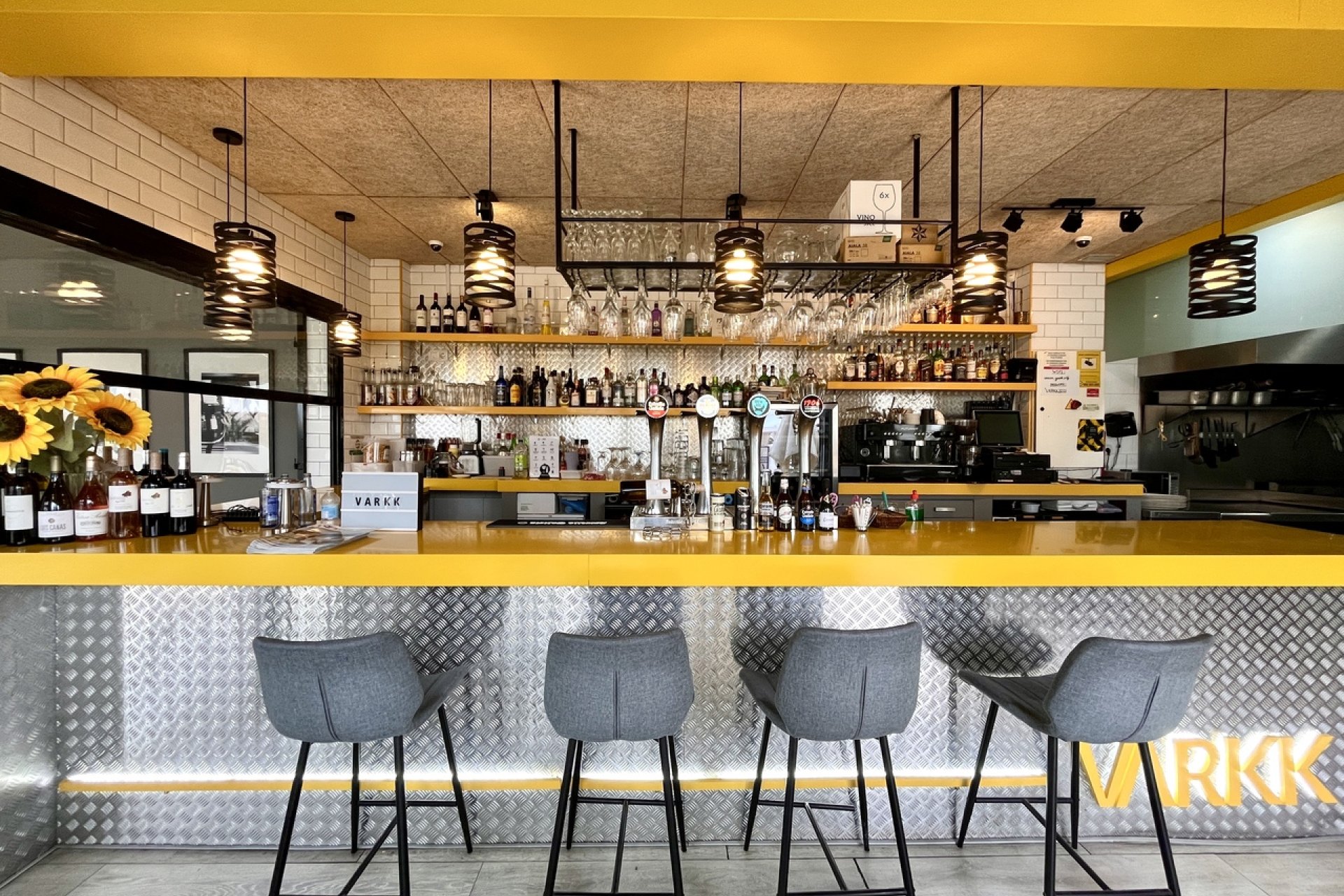 Revente - Commercial - Villamartín