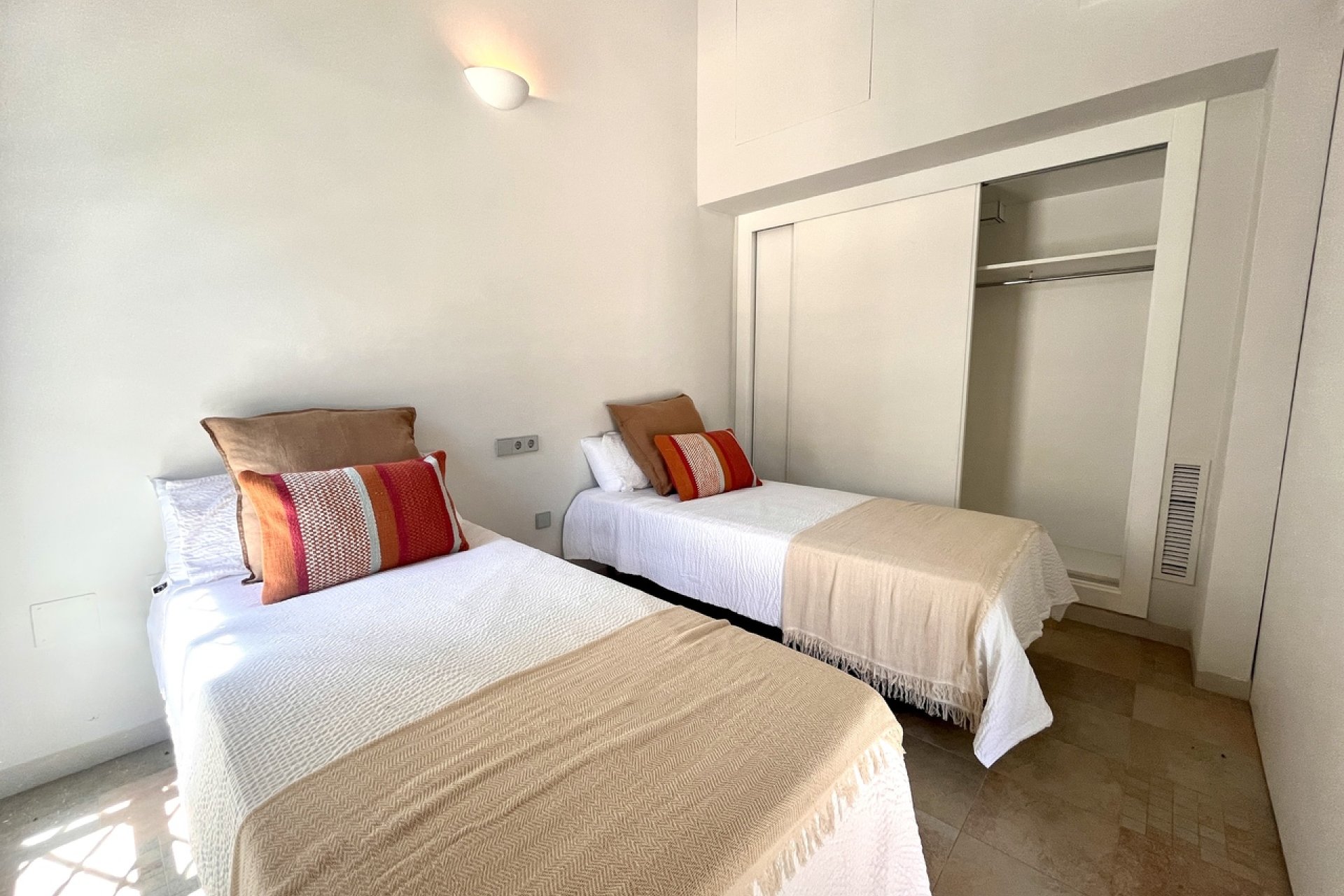 Revente - Maison de ville - Sucina