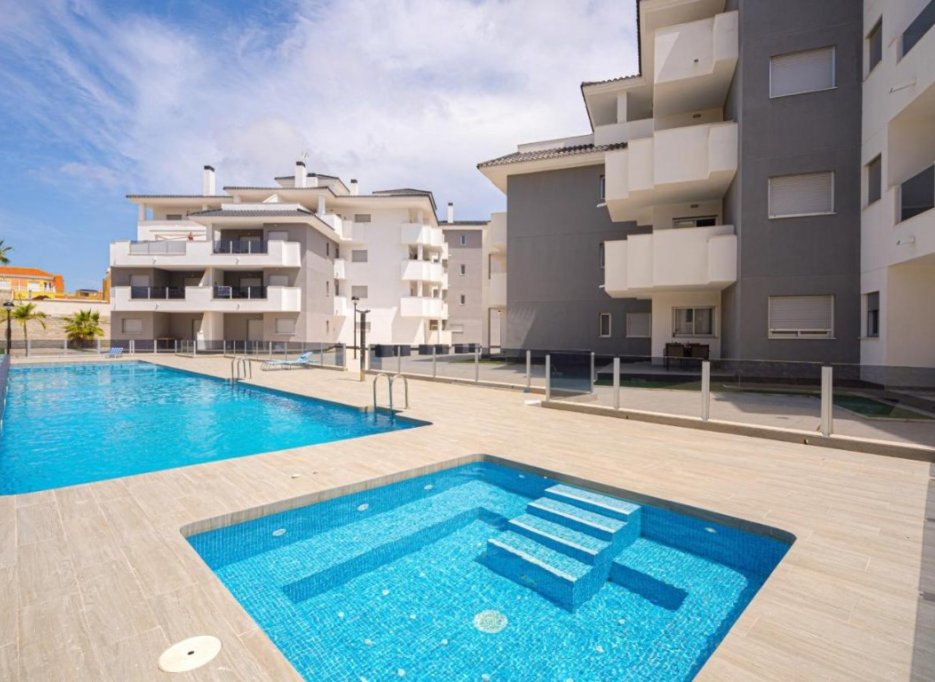 Videresalg - Apartment - Campoamor