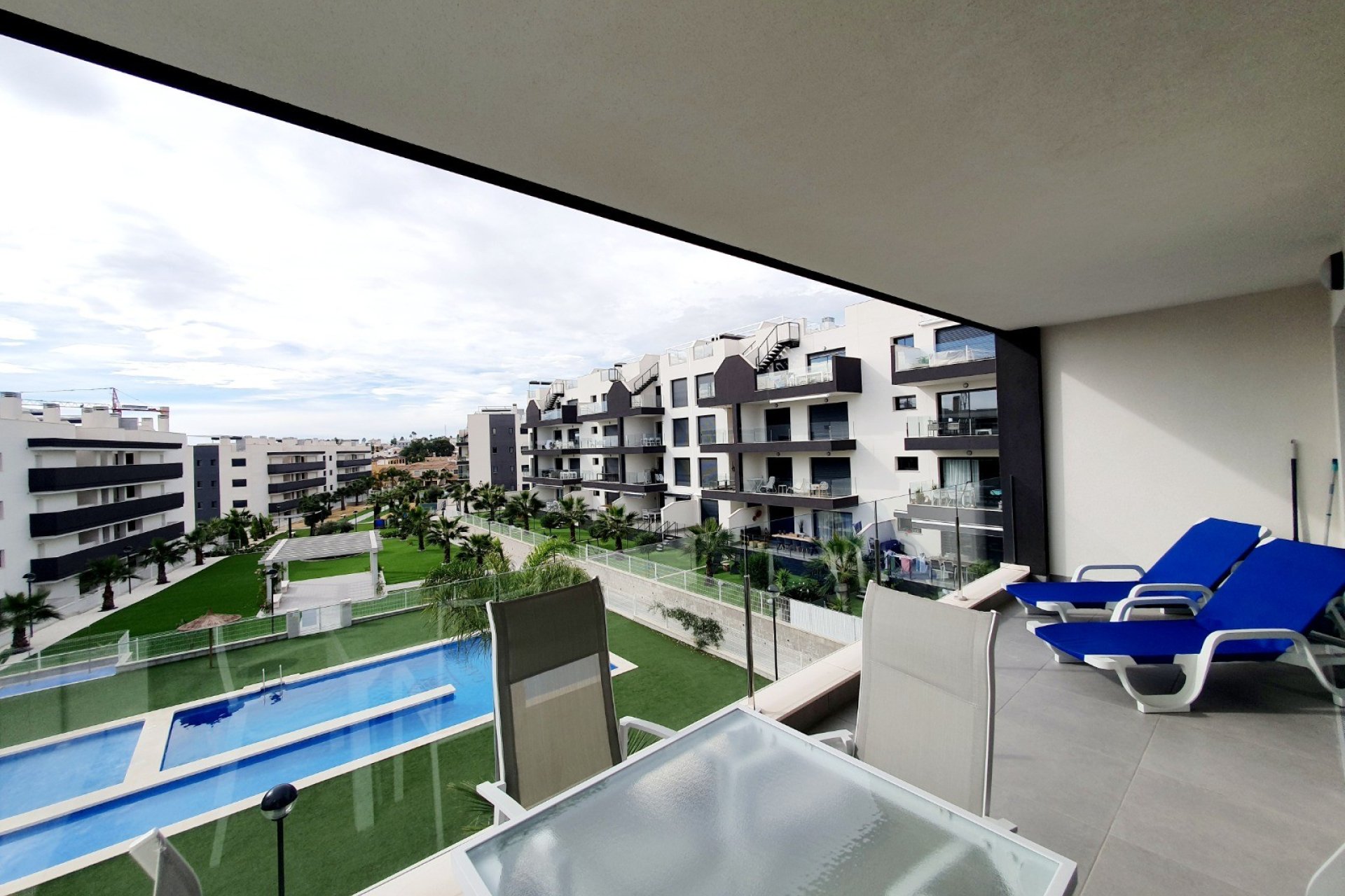 Videresalg - Apartment - Orihuela Costa - Villamartín