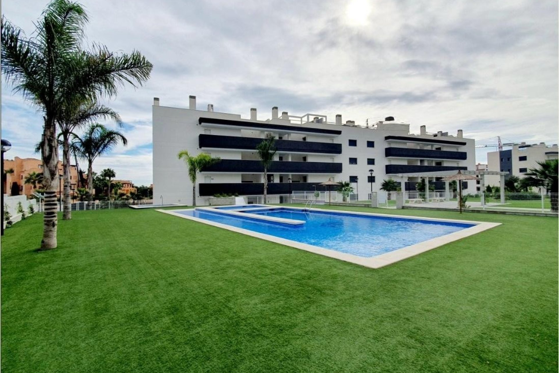 Videresalg - Apartment - Orihuela Costa - Villamartín