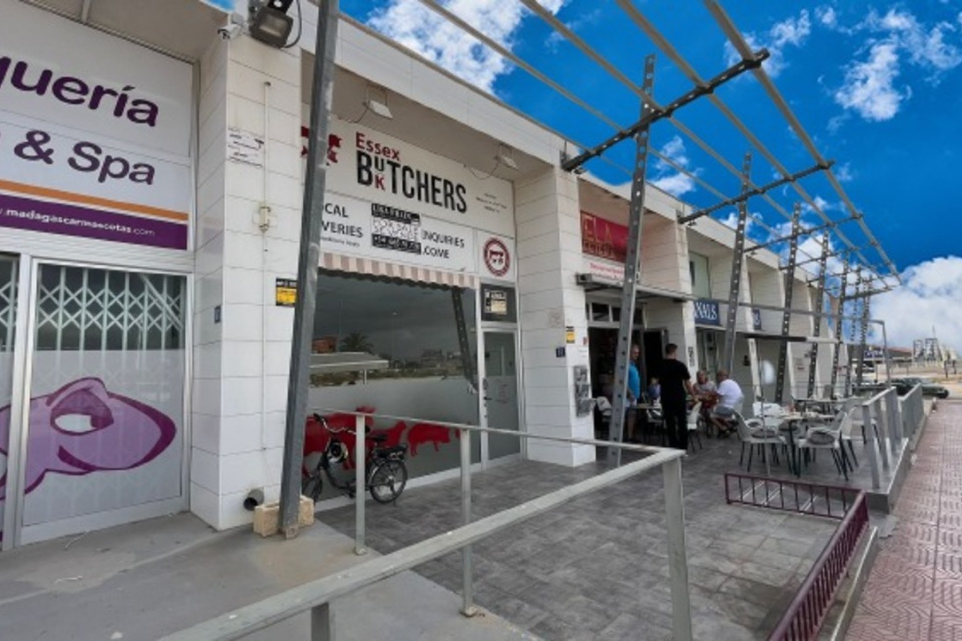 Videresalg - Kommersiell - Quesada