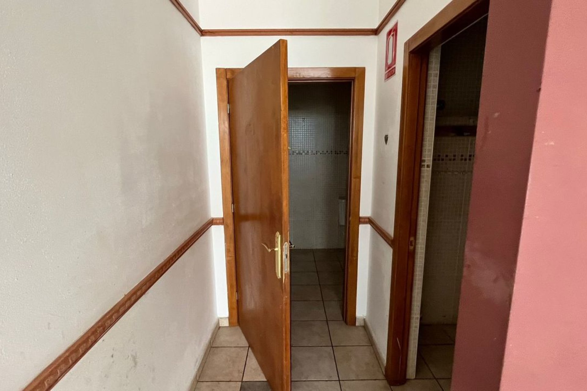 Videresalg - Kommersiell - Quesada