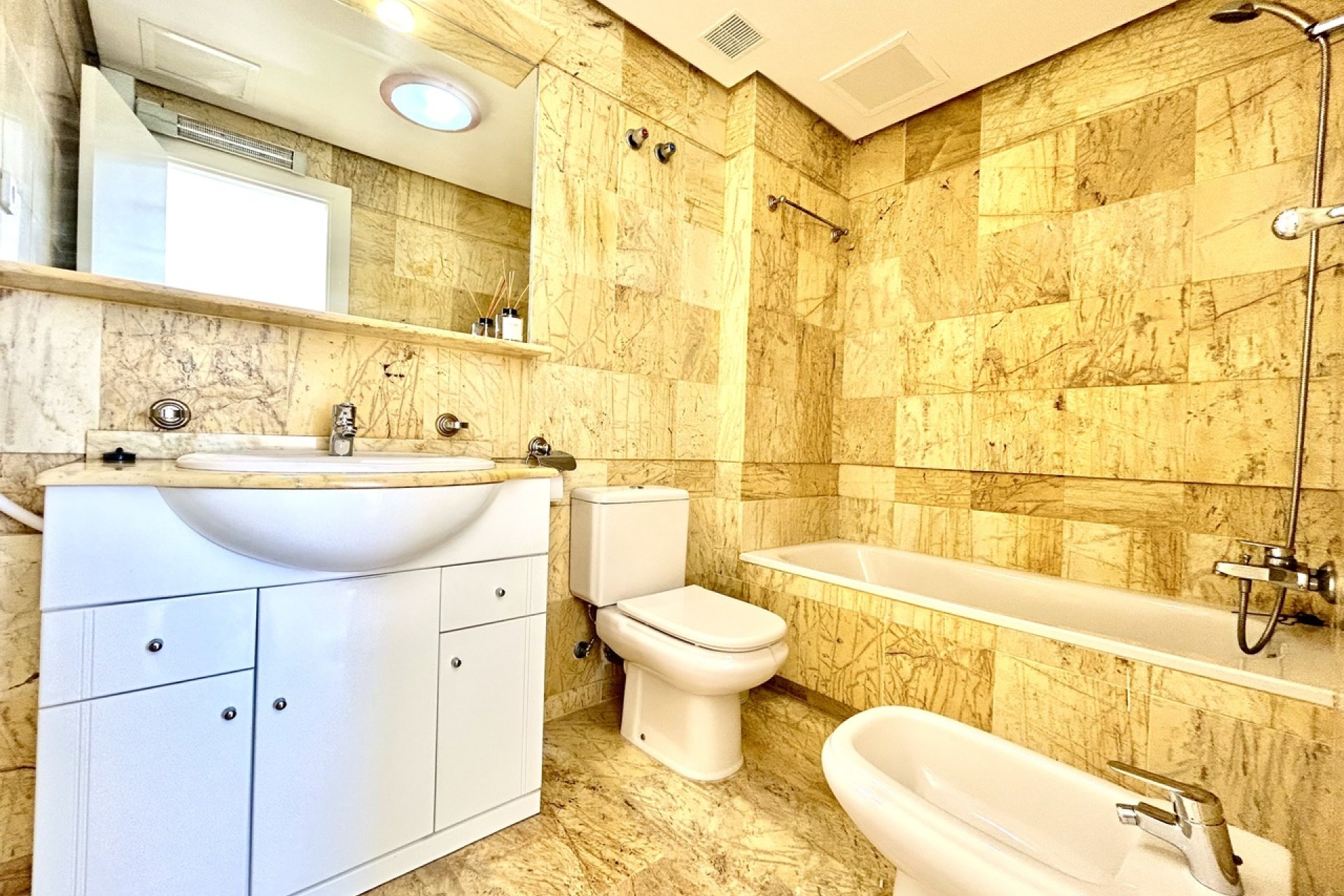 Videresalg - Rekkehus - Cabo Roig