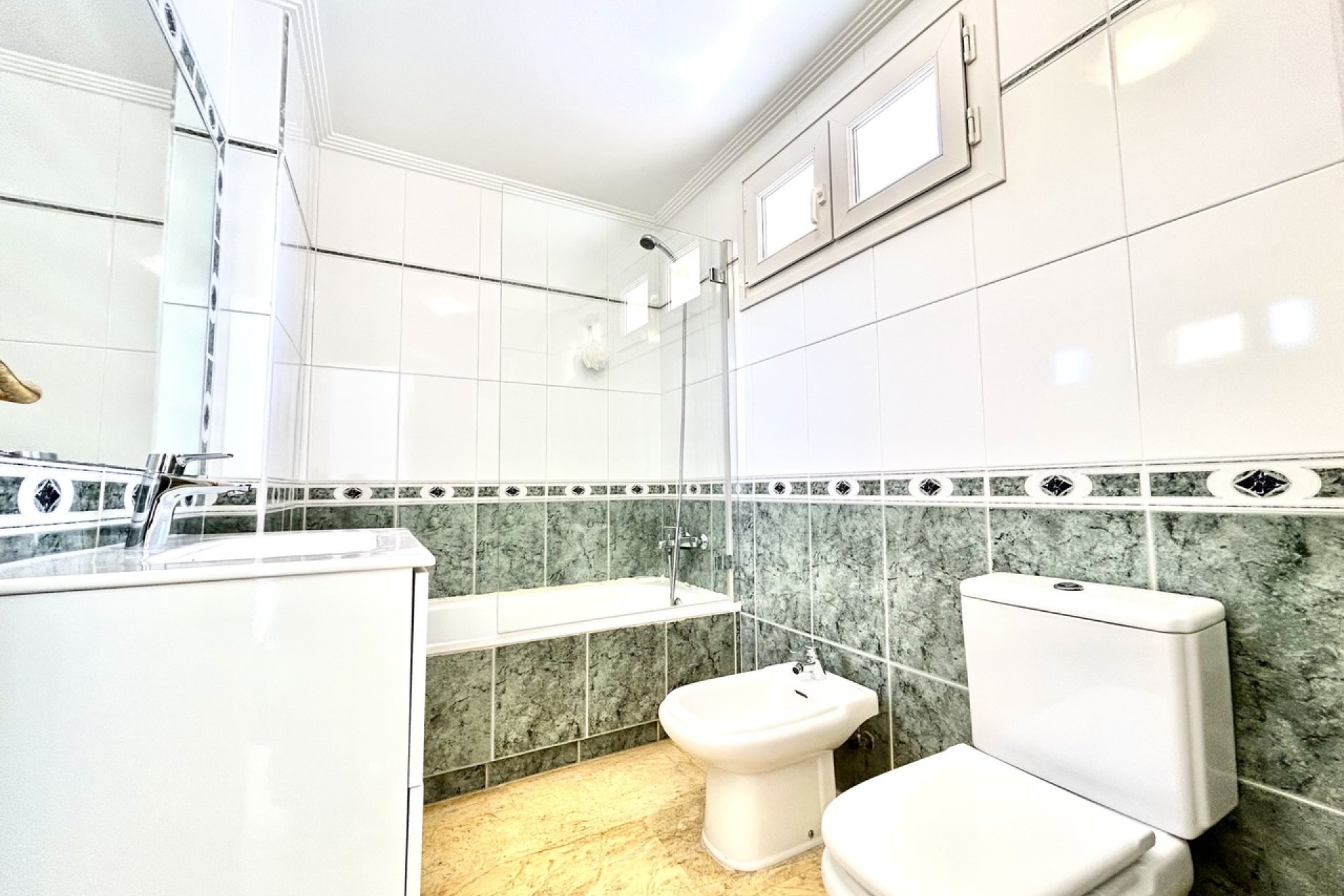 Videresalg - Rekkehus - Cabo Roig