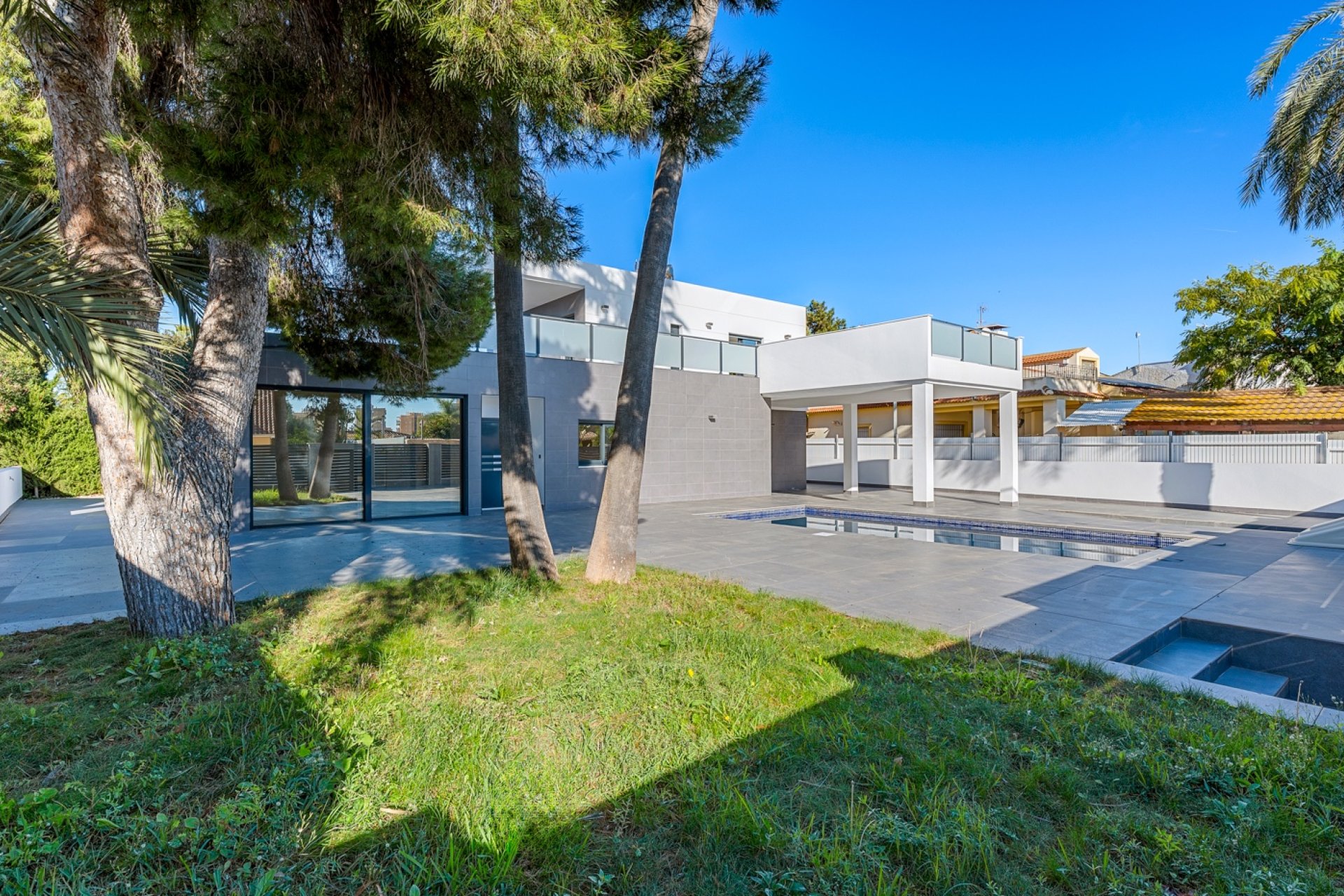 Videresalg - Villa - Campoamor