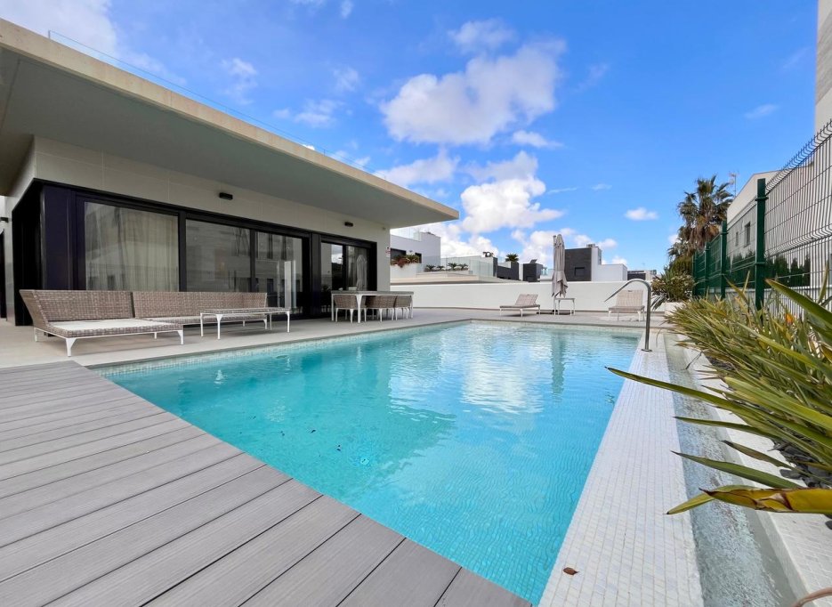 Videresalg - Villa - Dehesa De Campoamor
