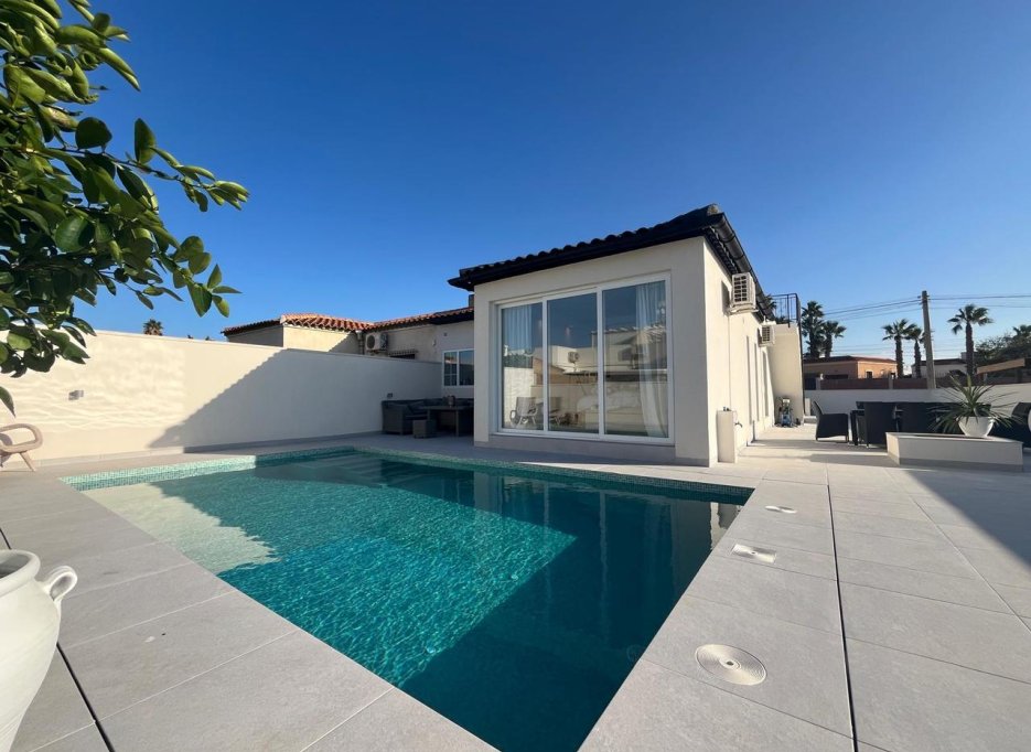 Videresalg - Villa - La Siesta