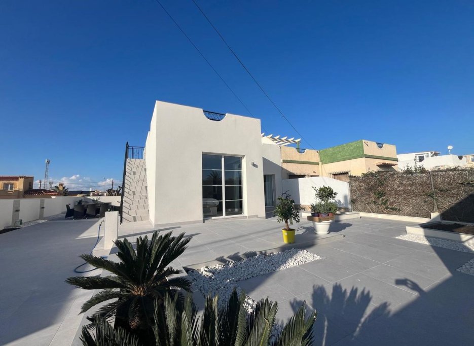 Videresalg - Villa - La Siesta