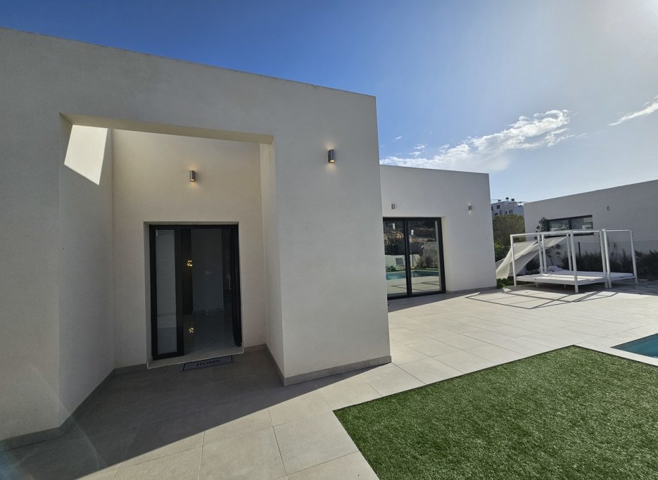 Videresalg - Villa - Las Colinas Golf Resort