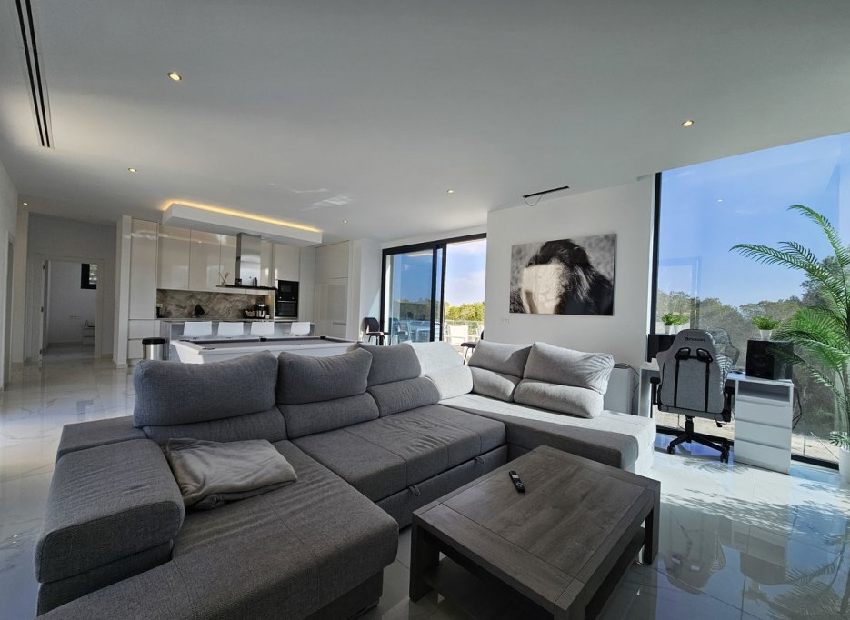 Videresalg - Villa - Las Colinas Golf Resort