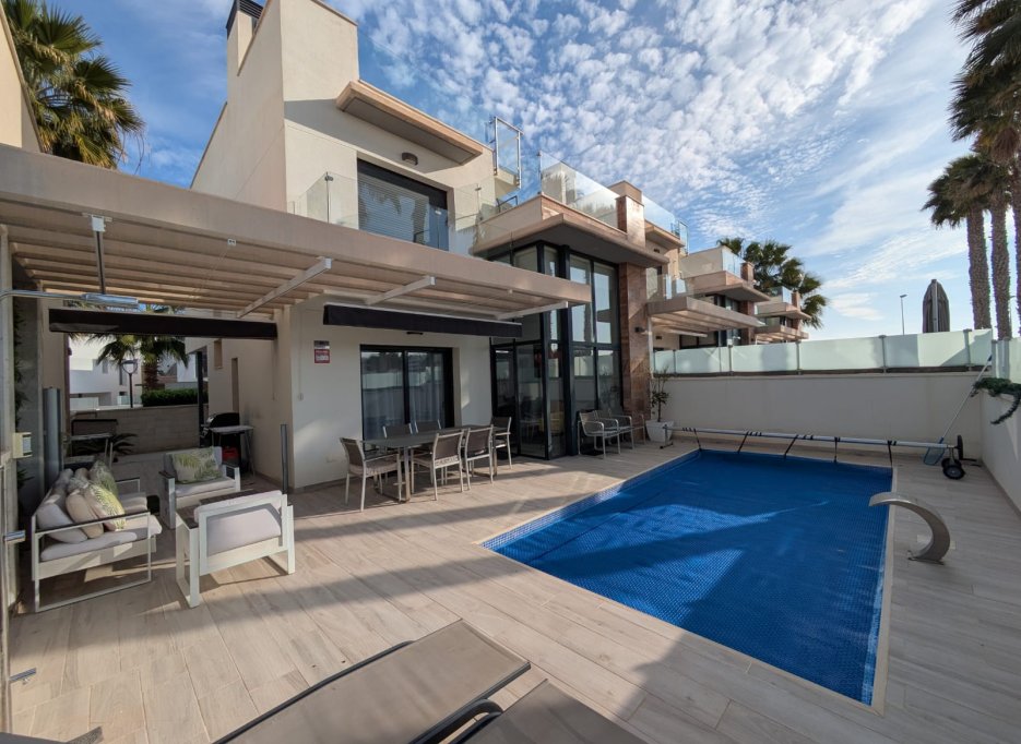 Videresalg - Villa - Lomas de Cabo Roig
