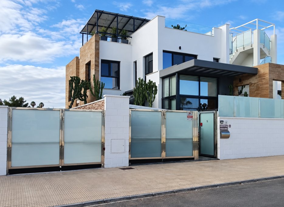 Videresalg - Villa - Lomas de Cabo Roig