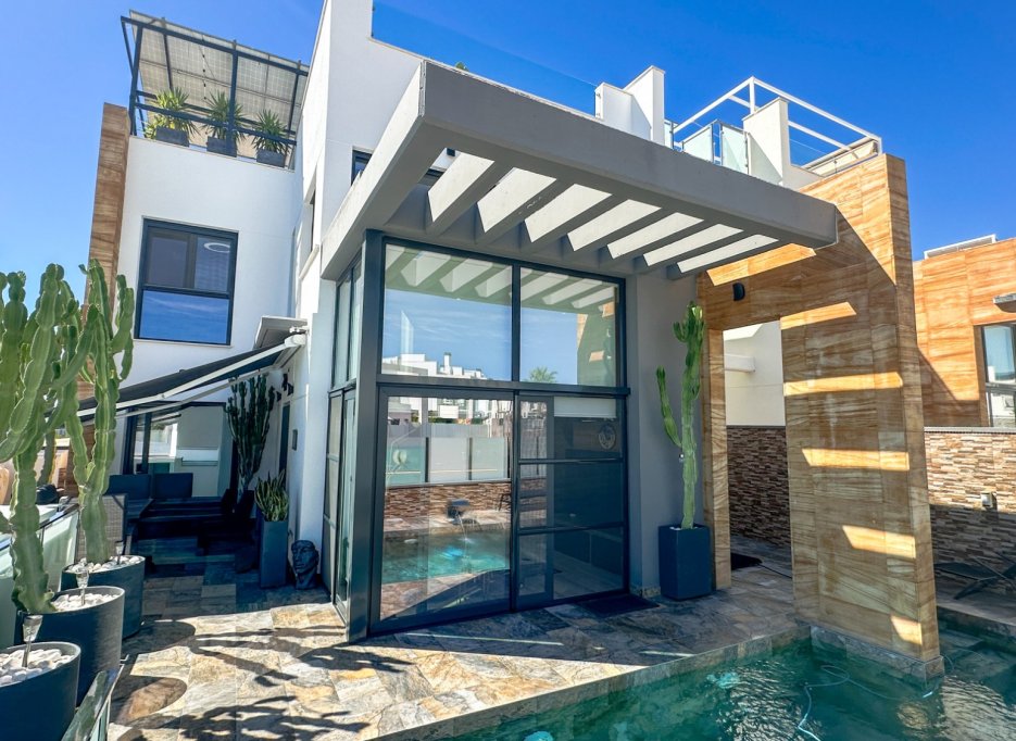 Videresalg - Villa - Lomas de Cabo Roig