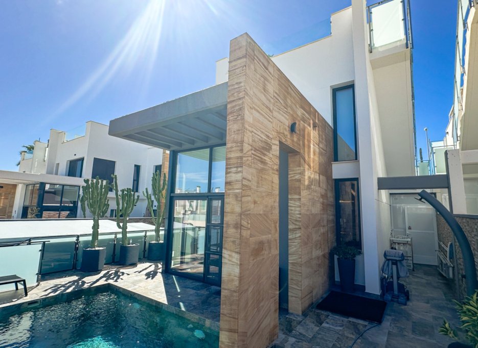 Videresalg - Villa - Lomas de Cabo Roig