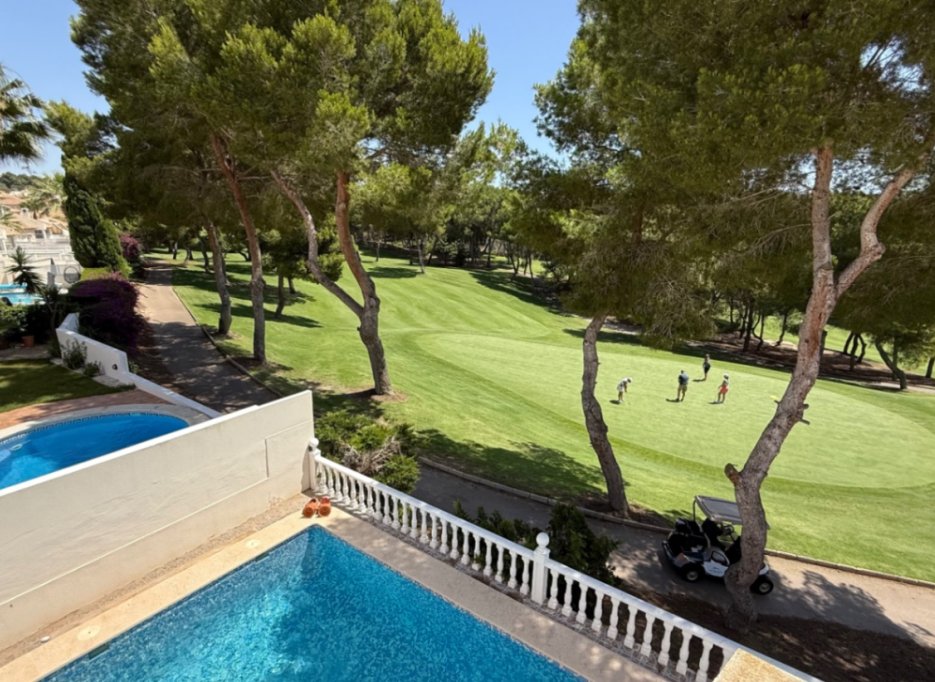 Videresalg - Villa - Orihuela Costa - Campos de Golf