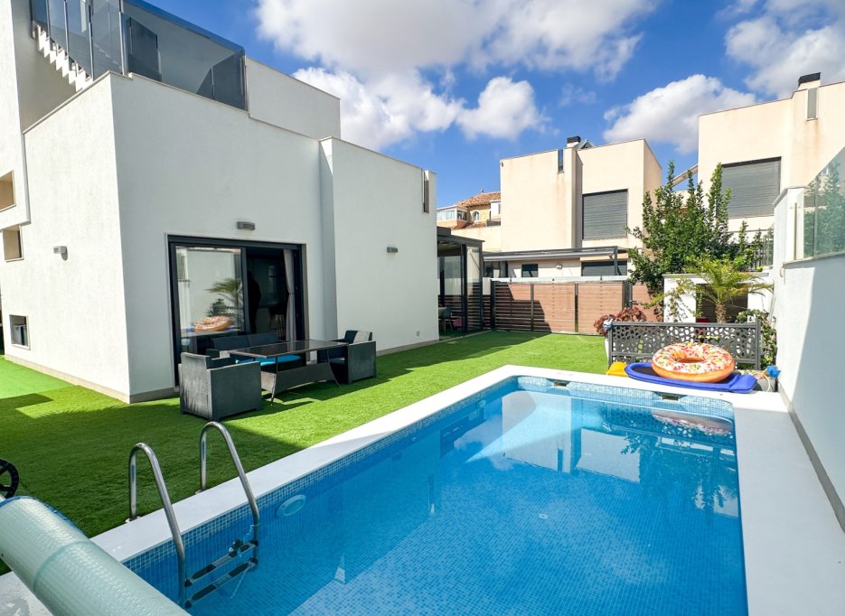 Videresalg - Villa - Torrevieja - Nueva Torrevieja - Aguas Nuevas