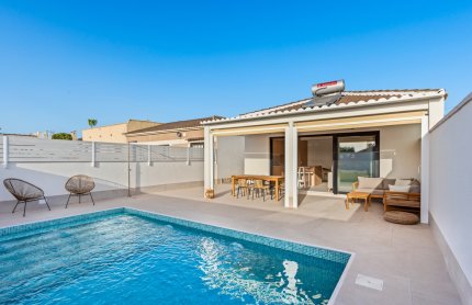 Villa - Resale - Torrevieja - CB-57550