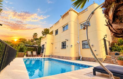 Villa - Resale - Villamartín - Villamartín