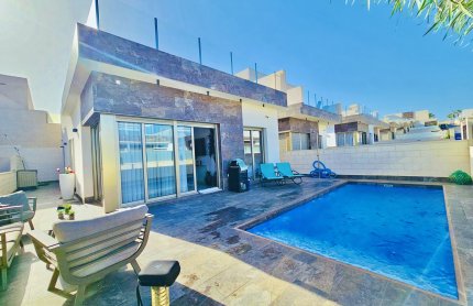 Villa - Resale - Villamartín - Villamartín