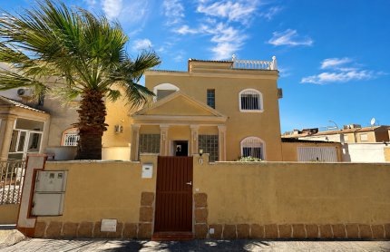 Villa - Revente - Torrevieja - Nueva Torrevieja - Aguas Nuevas