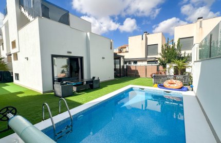 Villa - Videresalg - Torrevieja - Nueva Torrevieja - Aguas Nuevas